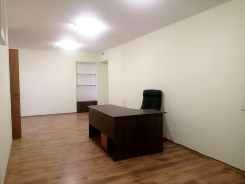 комерційна за адресою Ливарна вул., 6