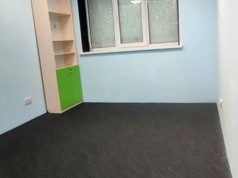 коммерческая по адресу Мінеральна ул., 47