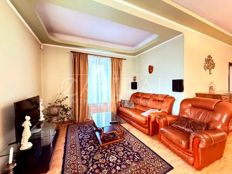 дом по адресу Листопадная ул.