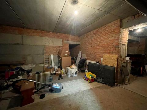 коммерческая по адресу Центральна, 7