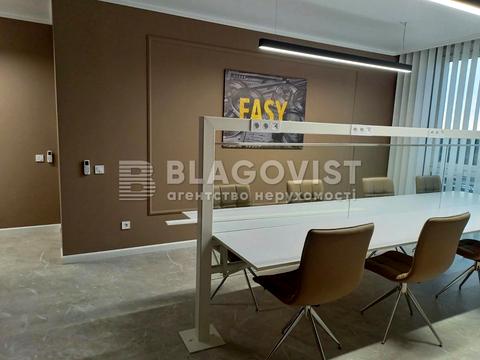 комерційна за адресою Зарічна вул., 6 к1
