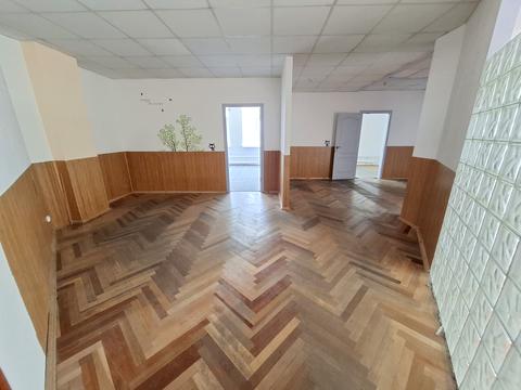 комерційна за адресою Братська вул., 6