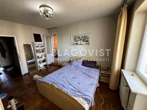 квартира за адресою Бережанська вул., 12