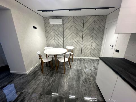 квартира за адресою Академіка Ющенка вул., 5
