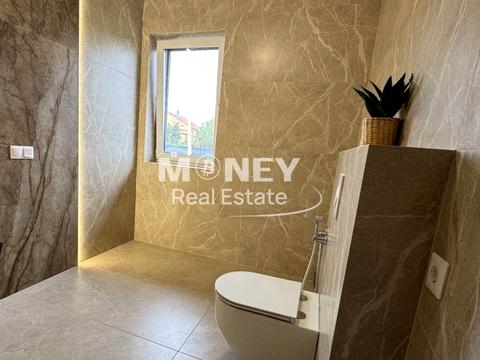 будинок за адресою с. Нові Петрівці, Нові Петрівці