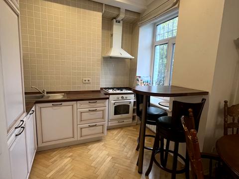 квартира за адресою Київ, Михайла Грушевського вул., 28/2