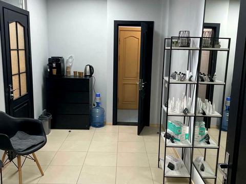 комерційна за адресою Леся Курбаса просп., 7-Б