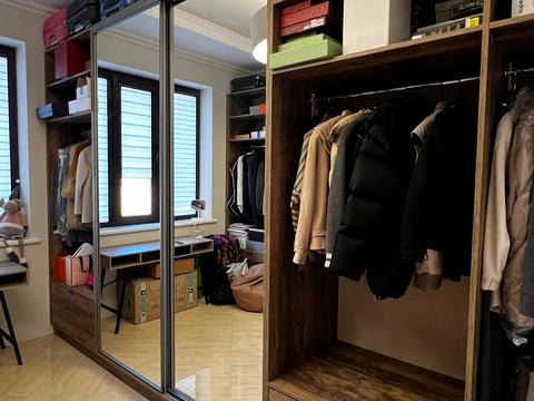 будинок за адресою Центральна вул., 8А