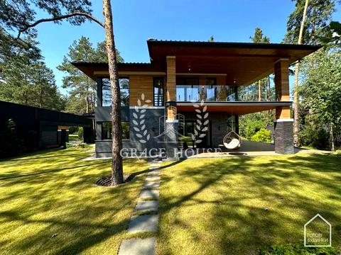 дом по адресу Плютовская ул.