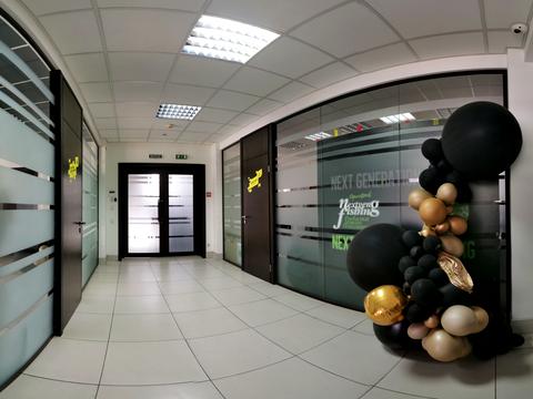 комерційна за адресою Науки просп., 3