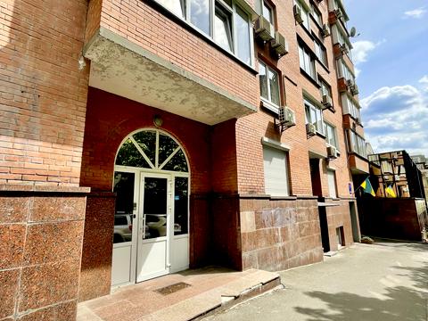 комерційна за адресою Олександра Кониського вул., 52-58