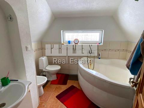 будинок за адресою Сергія Альмужного, 12