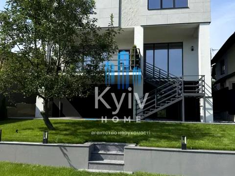 дом по адресу Листопадная ул.