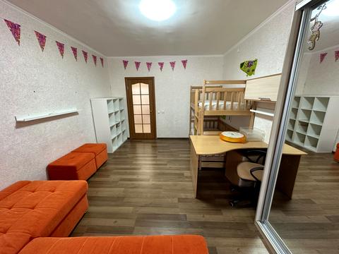 квартира за адресою Анни Ахматової вул., 33