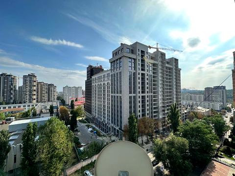 квартира за адресою Євгена Коновальця вул. (Щорса), 15/4