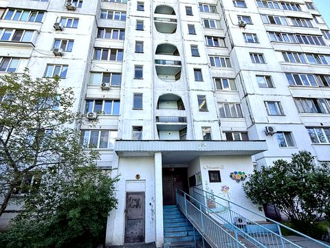 квартира за адресою Ревуцького вул., 21