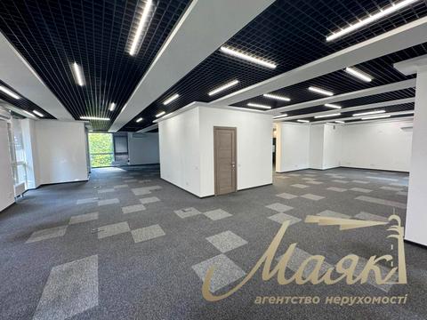 комерційна за адресою Джона Маккейна вул., 1