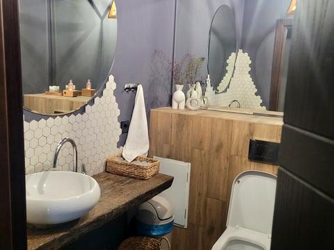 комерційна за адресою Подільська вул., 10/3