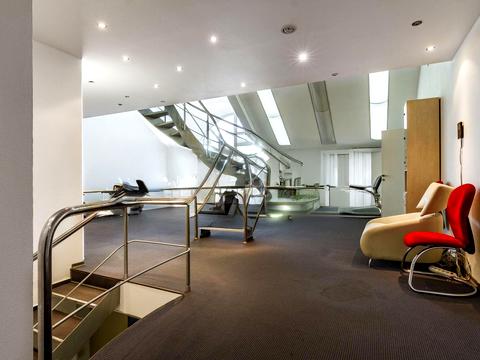 комерційна за адресою Левка Лук'яненка вул. (Маршала Тимошенка), 29