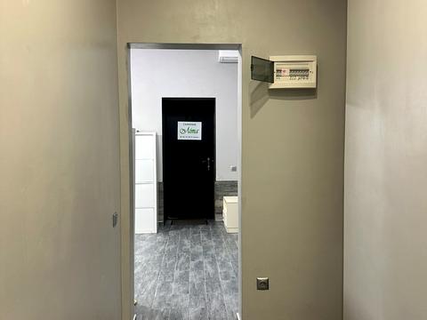 комерційна за адресою Подільська вул., 77