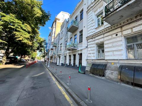 коммерческая по адресу Панаса Мирного ул., 1
