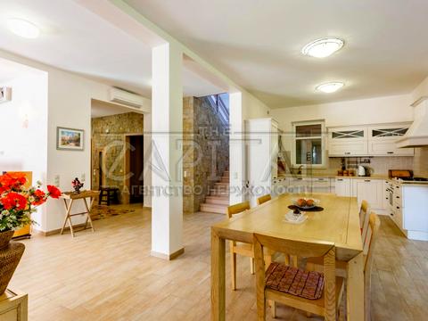 будинок за адресою Польова