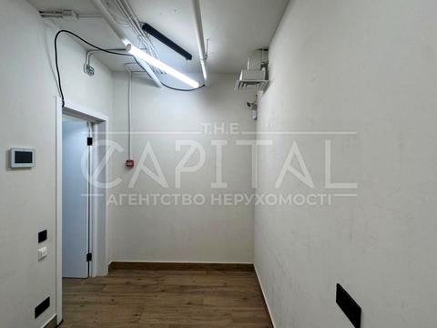 коммерческая по адресу Днепровская набережная ул., 17