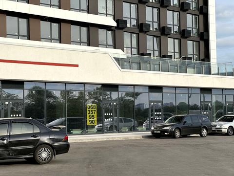коммерческая по адресу Днепровская набережная ул., 15-Є