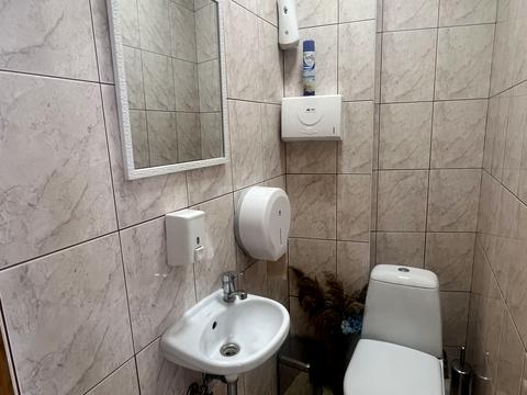 комерційна за адресою Івана Франка вул., 100