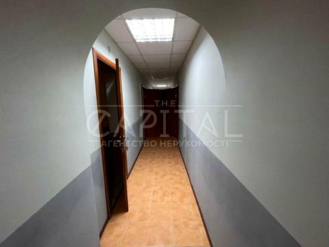комерційна за адресою Бульварно-Кудрявська вул. (Воровського), 8