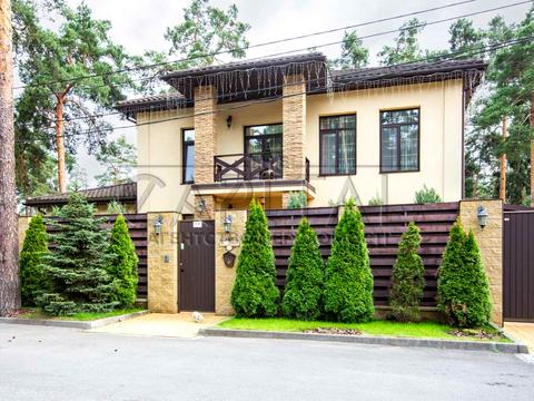 будинок за адресою Патріотів