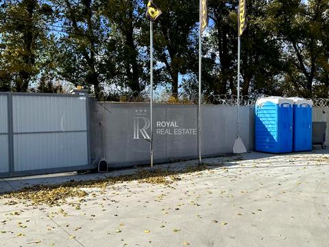 комерційна за адресою Кленова, 1