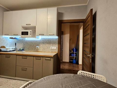 квартира за адресою Ревуцького вул., 54