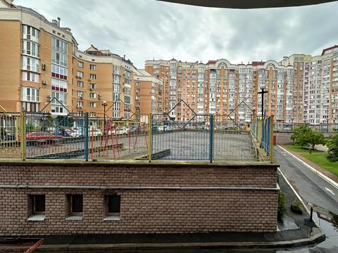 квартира за адресою Київ, Володимира Івасюка просп. (Героїв Сталінграду), 4