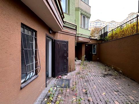 коммерческая по адресу Боголюбова ул., 16