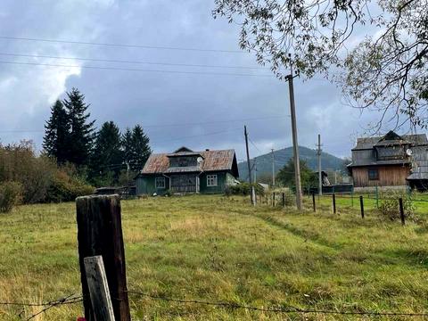 участок по адресу с. Микуличин, країще
