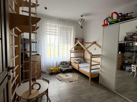 квартира за адресою бічна зелена, 10