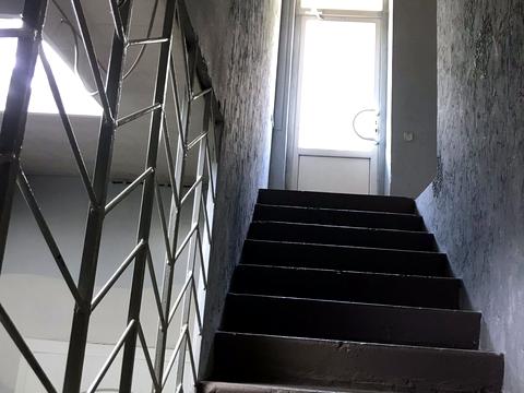 комерційна за адресою Раїси Окіпної вул., 4