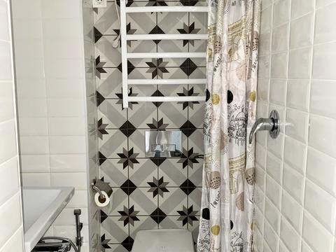 комерційна за адресою Межигірська вул., 56/50