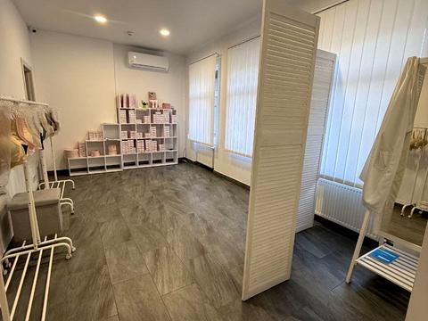 комерційна за адресою Садова вул., 13