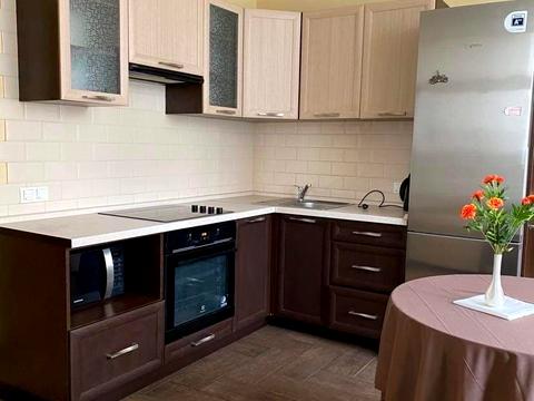 квартира за адресою Анни Ахматової вул., 32/18