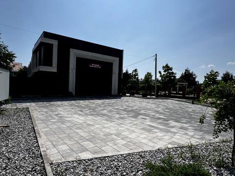 будинок за адресою Освіти вул., 10