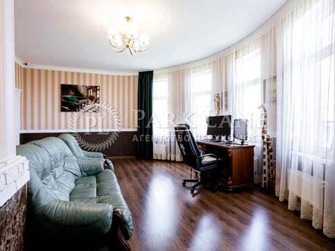 будинок за адресою Молодіжна вул.