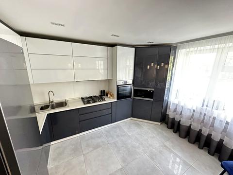 квартира по адресу Злуки просп., 18