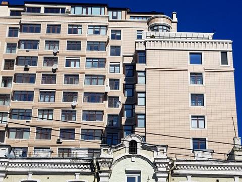 комерційна за адресою Круглоуніверситетська вул., 3-5