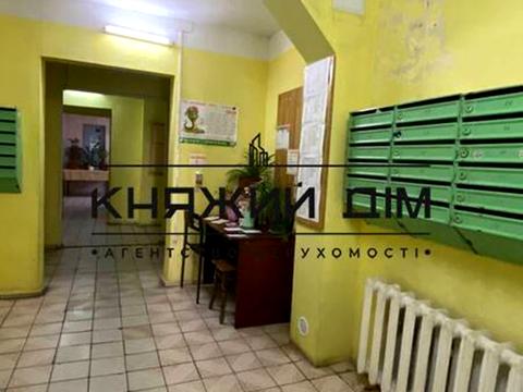 квартира за адресою Київ, Лариси Руденко вул., 21