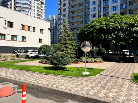 комерційна за адресою Андрія Верхогляда вул. (Михайла Драгомирова), 18Б