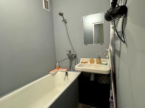 квартира за адресою Дніпровська набережна вул., 9