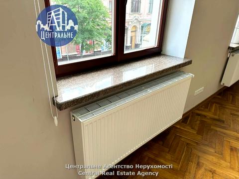 комерційна за адресою Івана Франка вул., 11