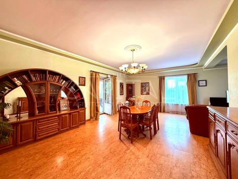 дом по адресу Листопадная ул.